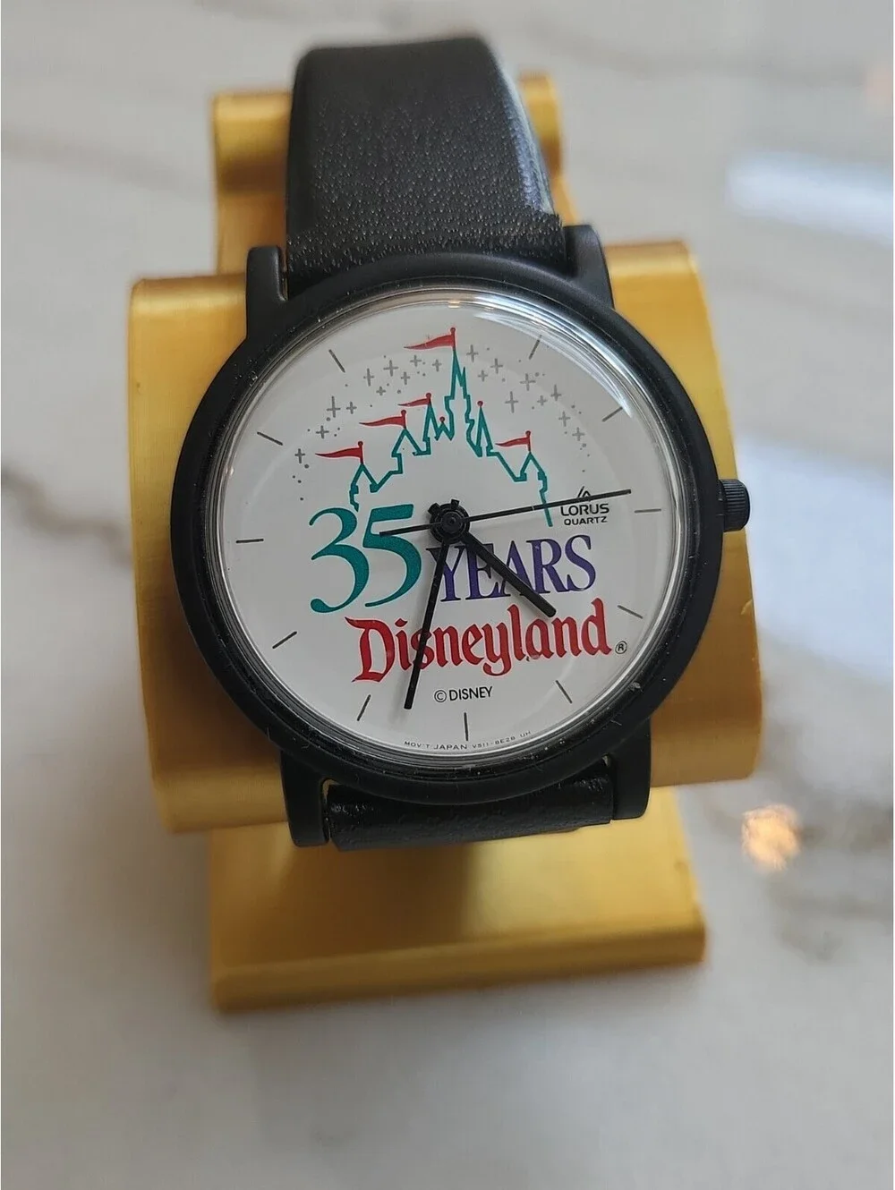 Disney Disneyland 35 Yrs Lorus Quartz Mens Watch Works Great New Battery 34mm